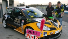 尼克 蘭尼和他的Y4HR賽車及獎章
